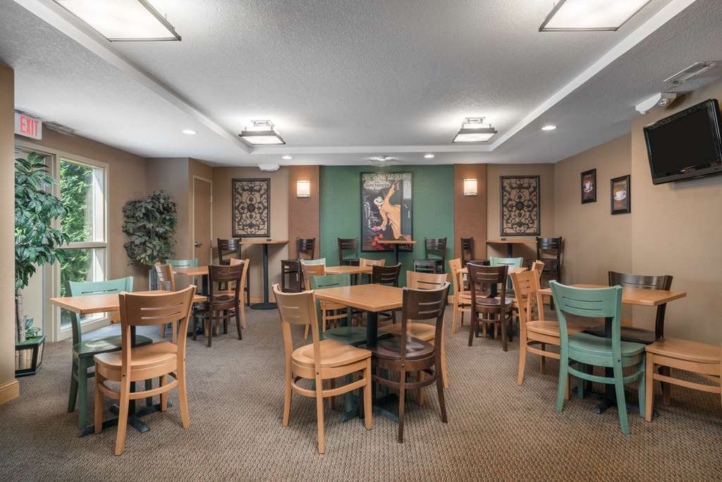AmericInn by Wyndham Newton - photo 28