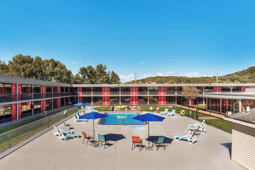 Econo Lodge Cave City - photo 22