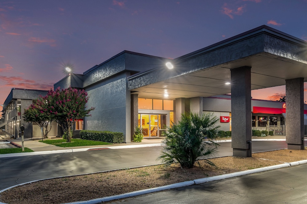 Red Roof Inn Lewisville - photo 32