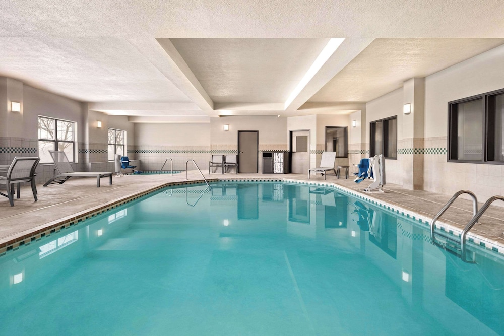 Country Inn & Suites by Radisson St. Cloud East MN - photo 35