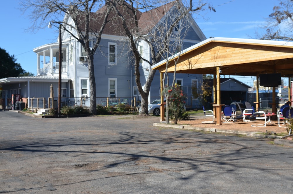 The Oak Motel - photo 37