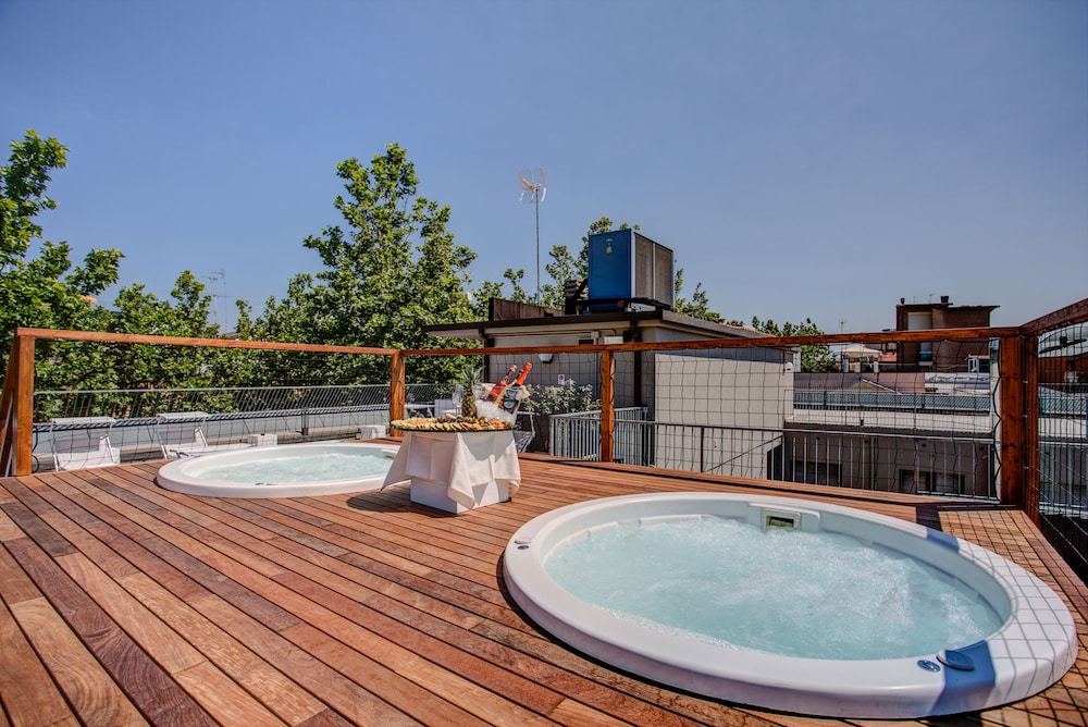 Hotel Cristallo — hotel in Cattolica