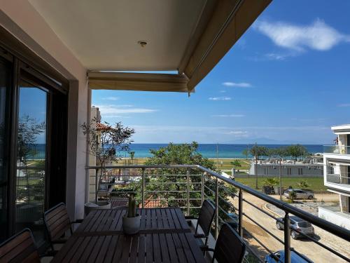 Sea View Apartment Flogita — 4-Star Luxury Hotel in Nea Flogita, Greece