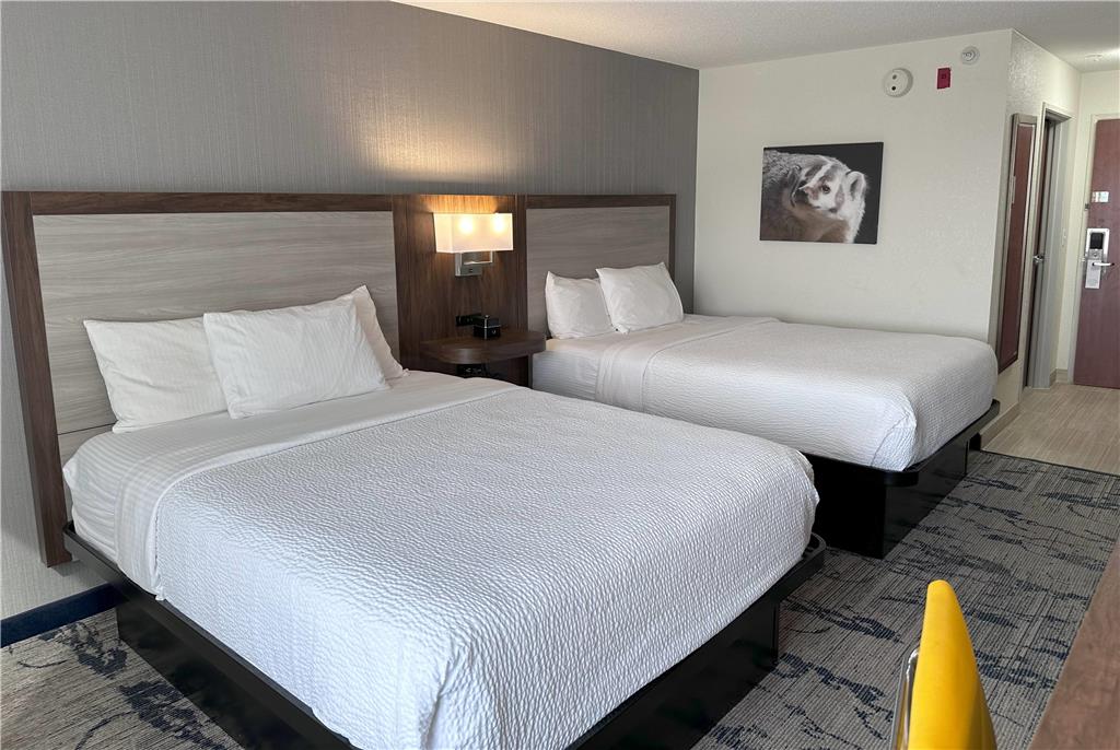 La Quinta Inn & Suites by Wyndham Milwaukee SW New Berlin - photo 10