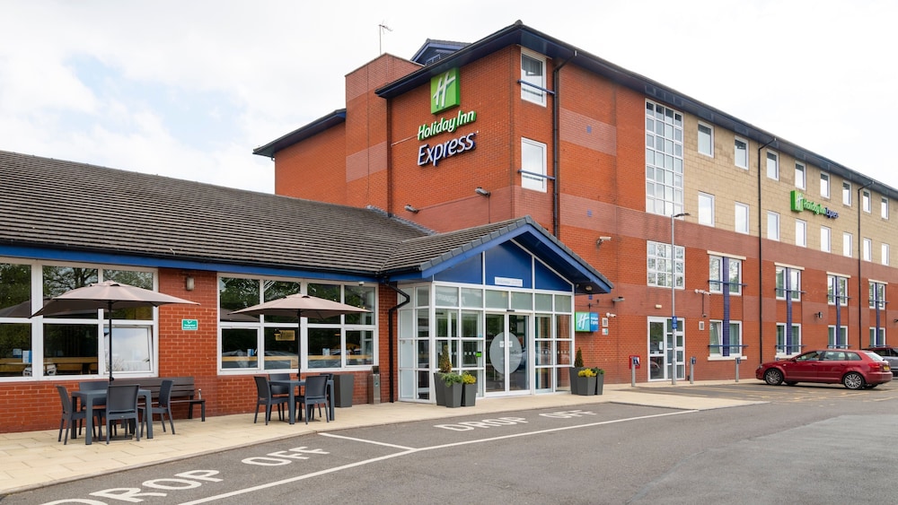 Holiday Inn Express Burton Upon Trent - carbon neutral hotel in Burton Upon Trent