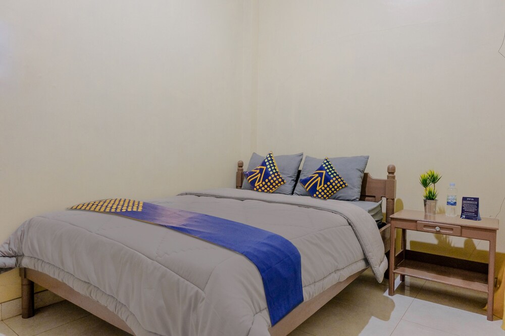 Penginapan Arsyana in Pacitan, Indonesia