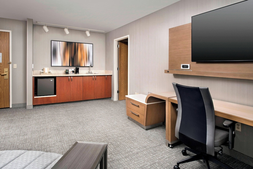 Courtyard By Marriott Portland Hillsboro - photo 5
