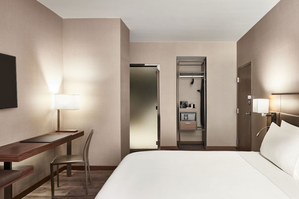 AC Hotel by Marriott New Orleans French Quarter - photo 21