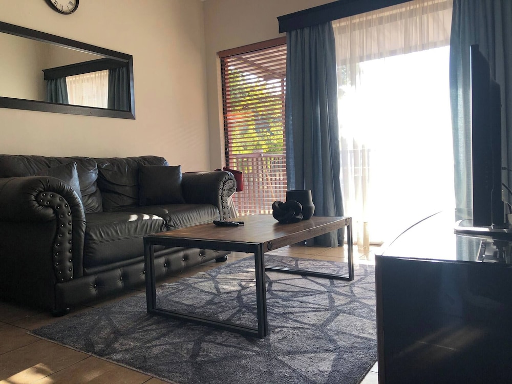 Pioneer Retreat Apartment — 4-Star Luxury Hotel in Newcastle, South Africa