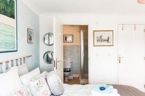 Faversham Creekside Bed and Breakfast — 4-Star Luxury Hotel in Faversham, United Kingdom