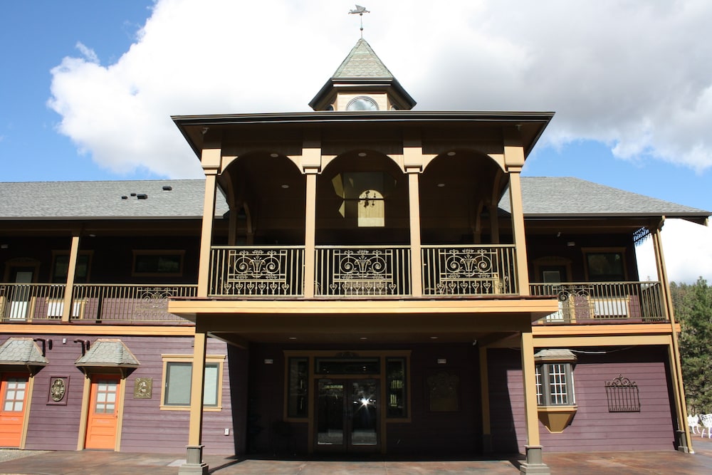 Hearthstone Elegant Lodge by the River - photo 41