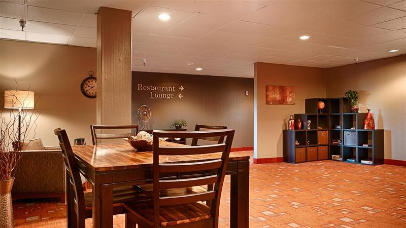 Golden Lion Hotel - photo 3