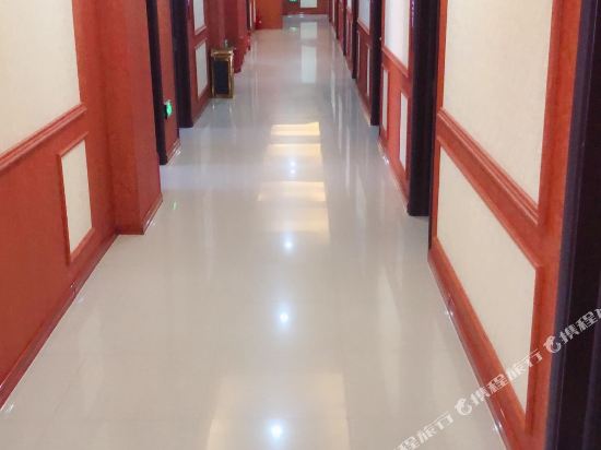 Changbai Mountain Kailong Business Hotel — hotel in Changbai