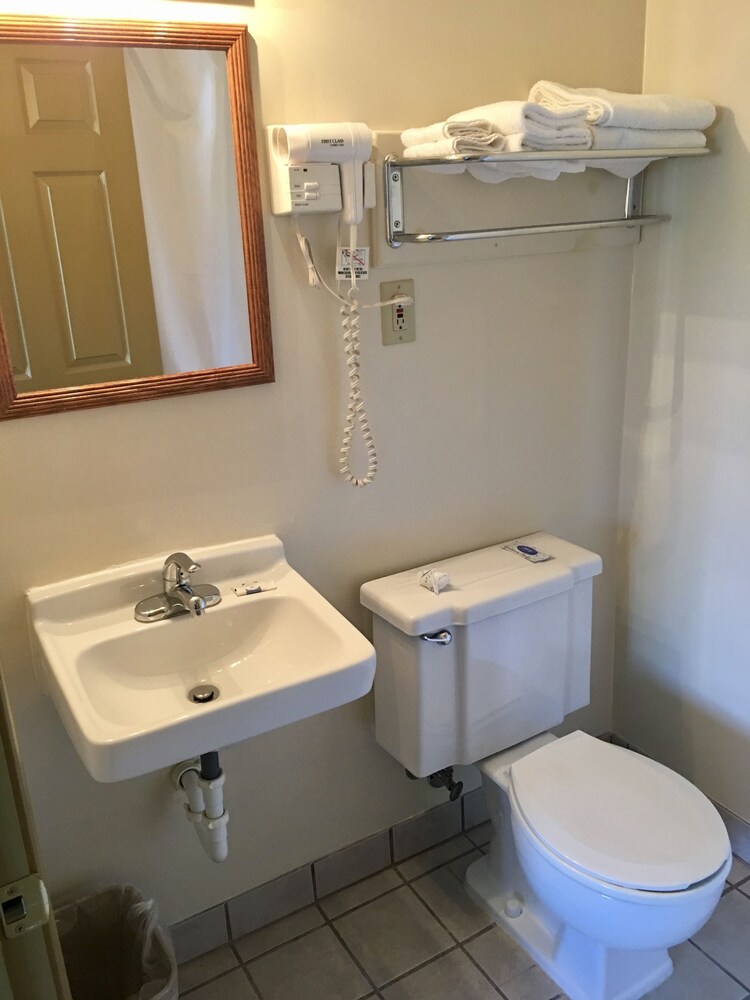 Thumb Heritage Inn - photo 36