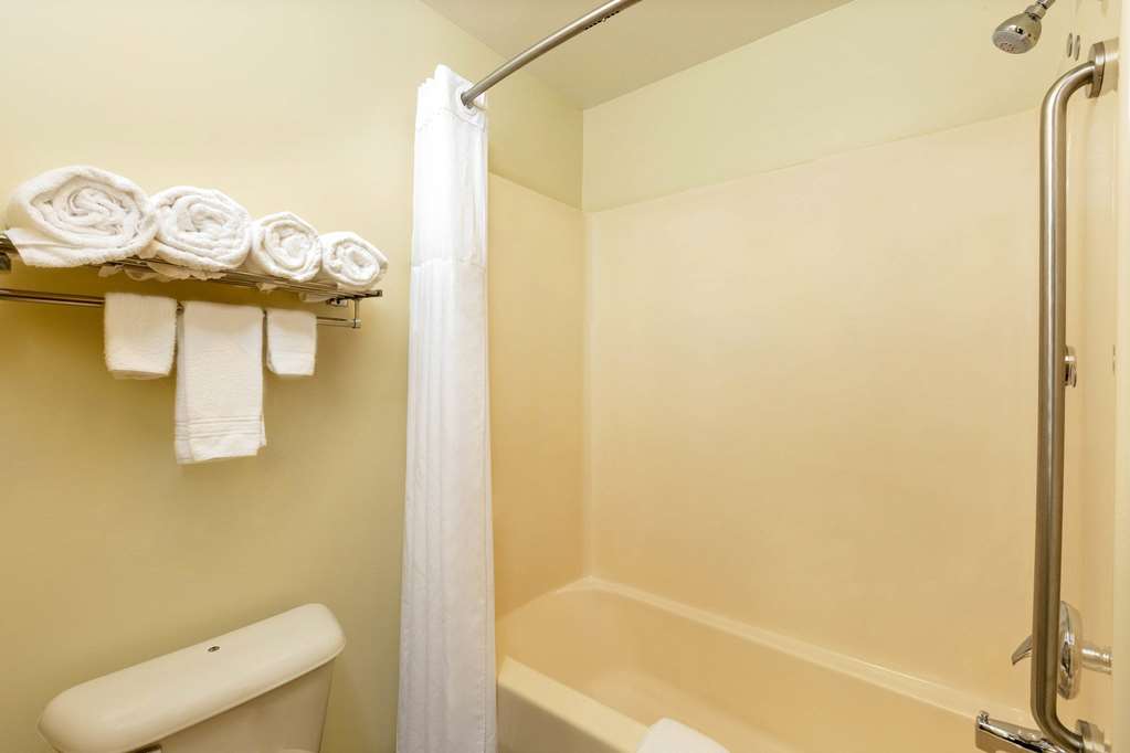 AmericInn by Wyndham Jefferson - photo 18