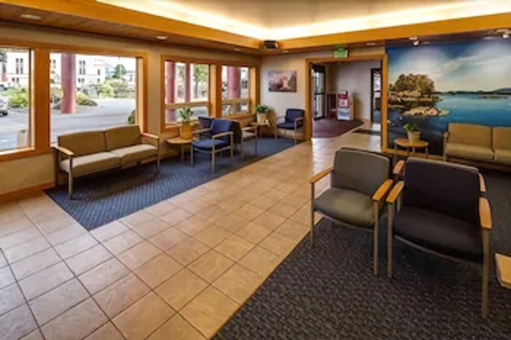 Totem Square Hotel & Marina - photo 2
