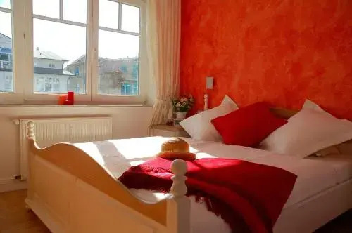 Planet Rooms - carbon neutral hotel in Bronte