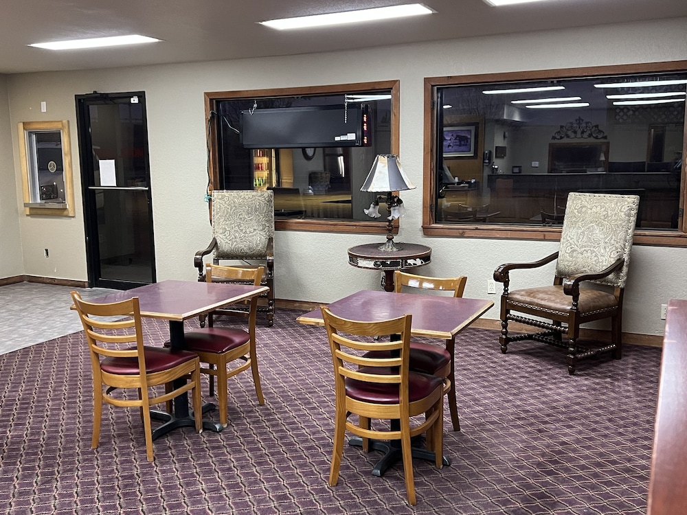 Cattle Country Lodge - photo 9