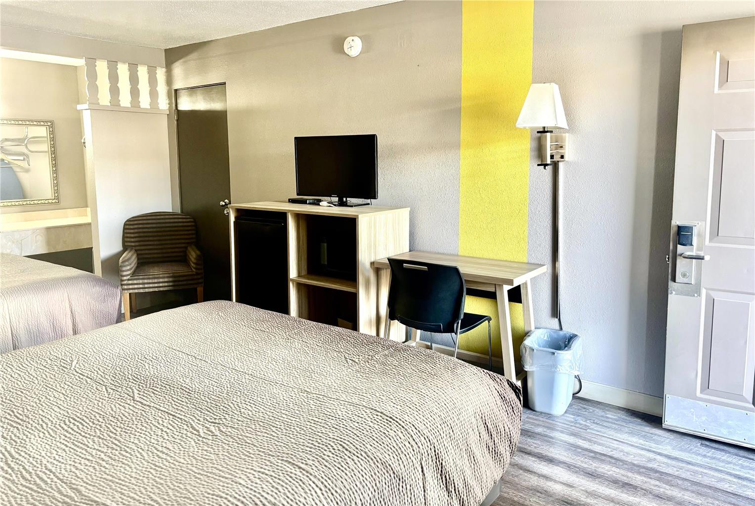 Super 8 by Wyndham Albuquerque Downtown - photo 11