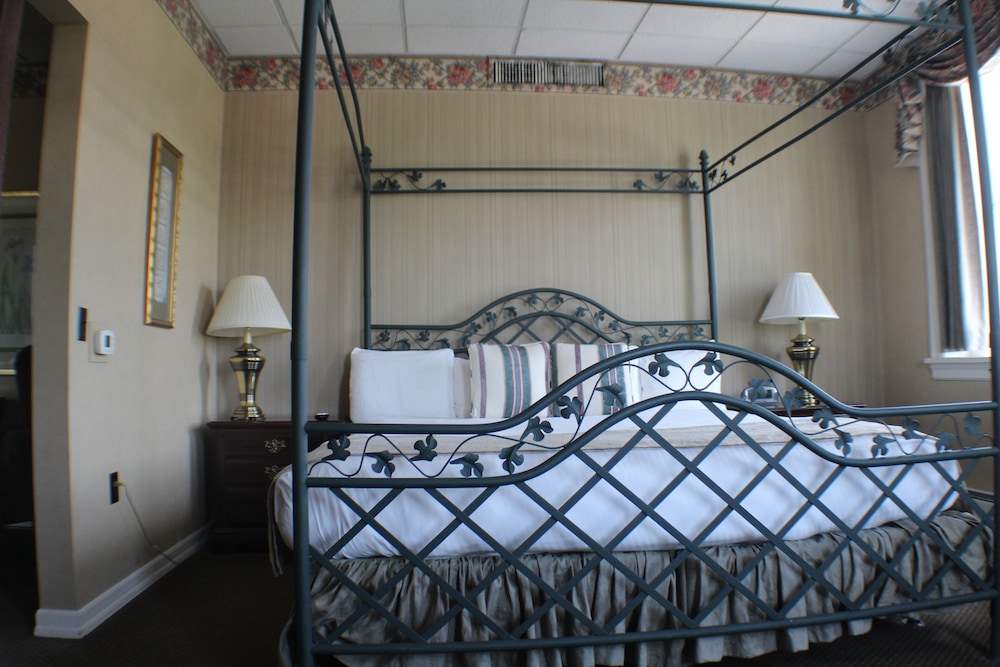 Waynebrook Inn Est 1865 - photo 18
