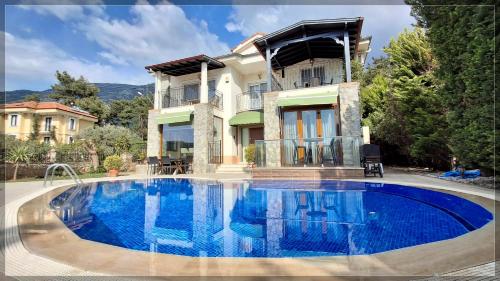 Crocus Villa Private 3 bedroom Villa in Ovacik — 4-Star Luxury Hotel in Fethiye, Turkey