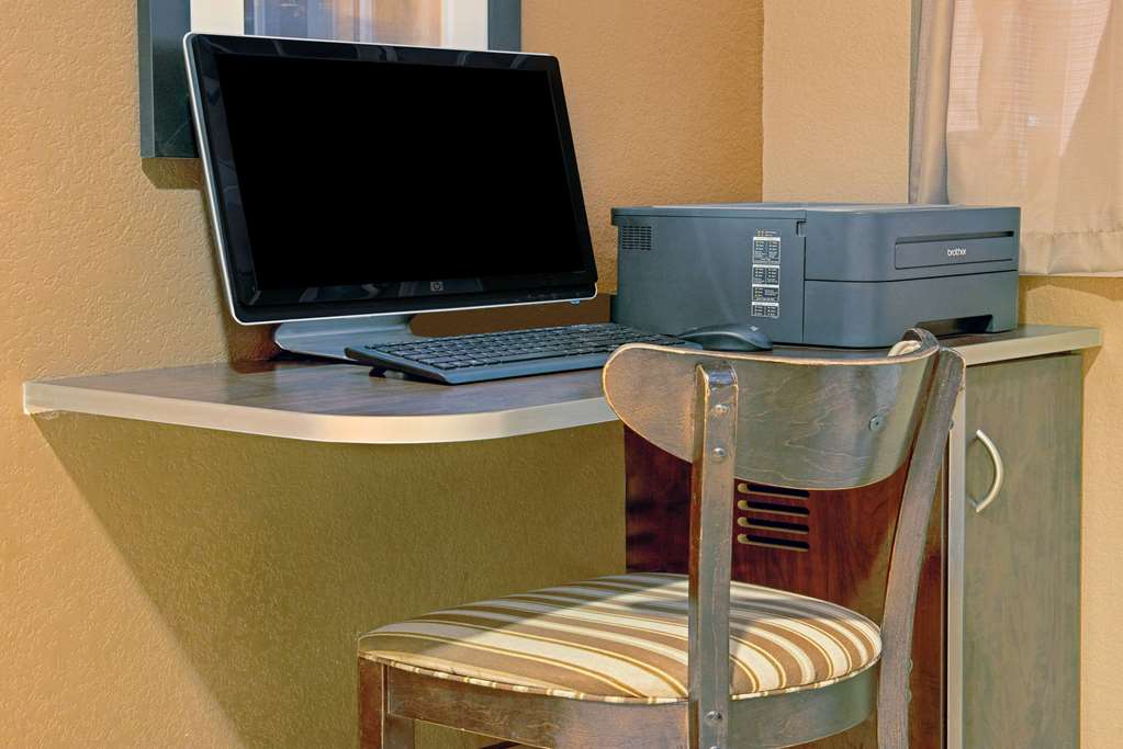 Microtel Inn & Suites by Wyndham Council Bluffs Omaha - photo 34
