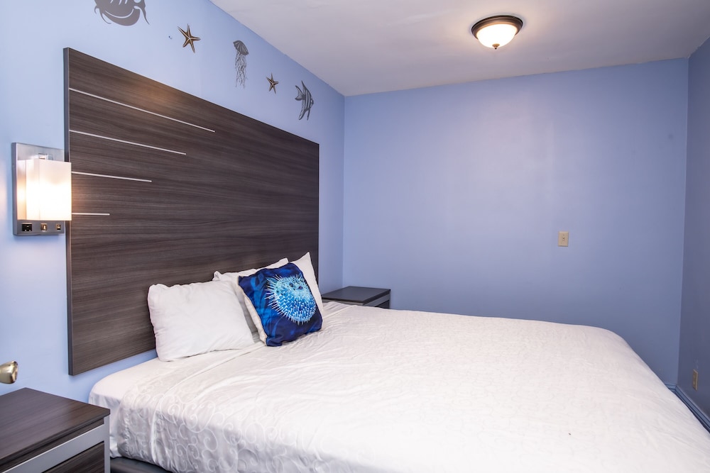 Aqua Breeze Inn - photo 45