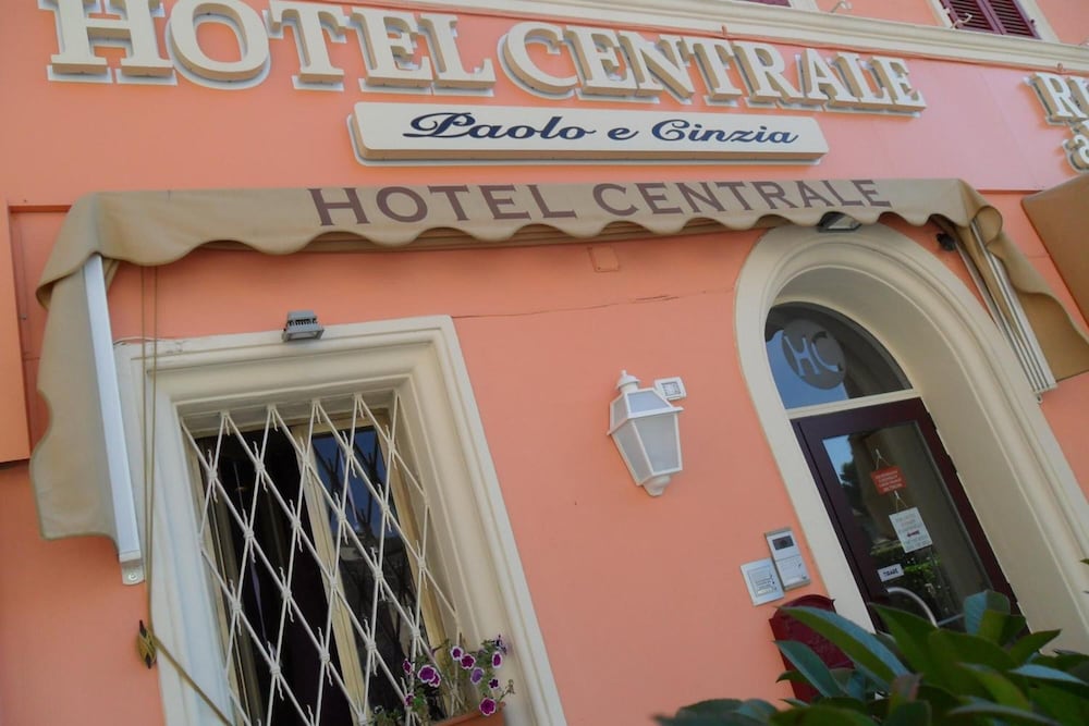Hotel Centrale - carbon neutral hotel in Loreto