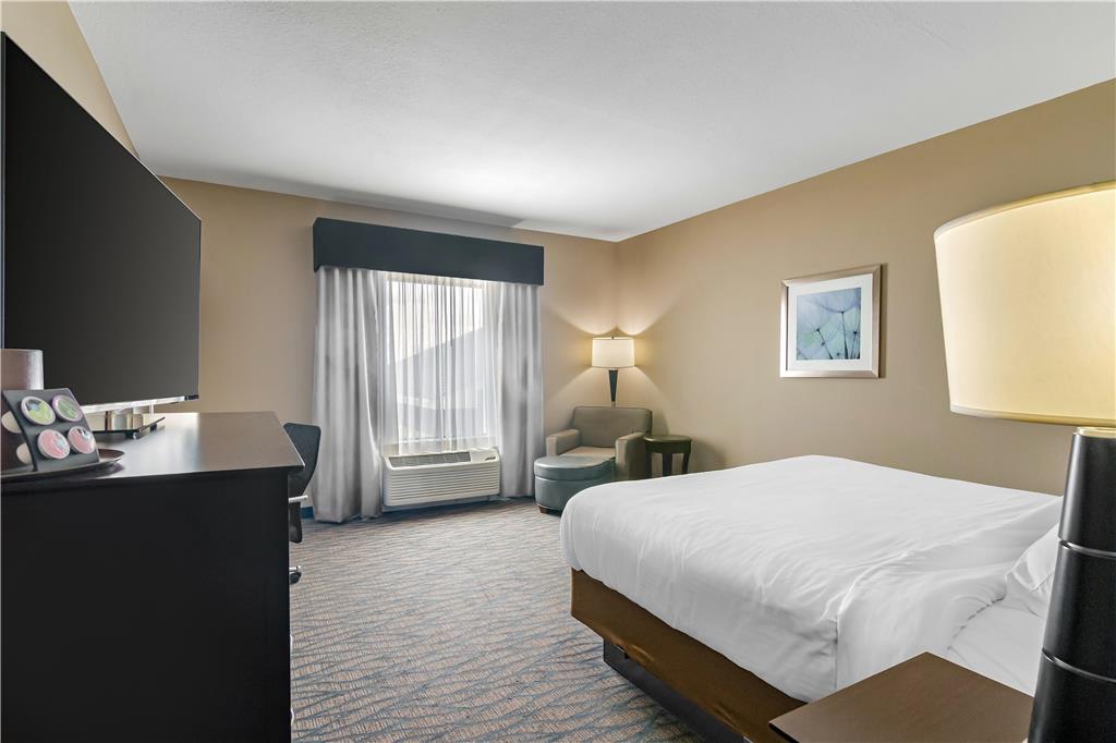 Best Western Plus Hiawatha Hotel - photo 24