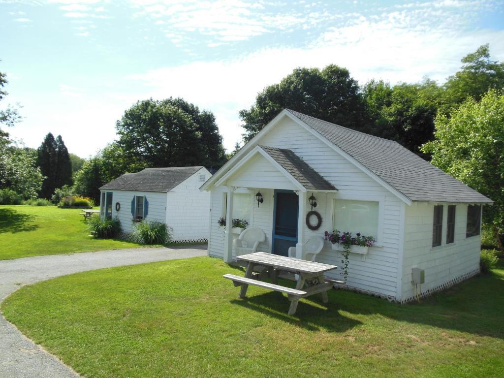 Bar Harbor Cottages & Suites - photo 9