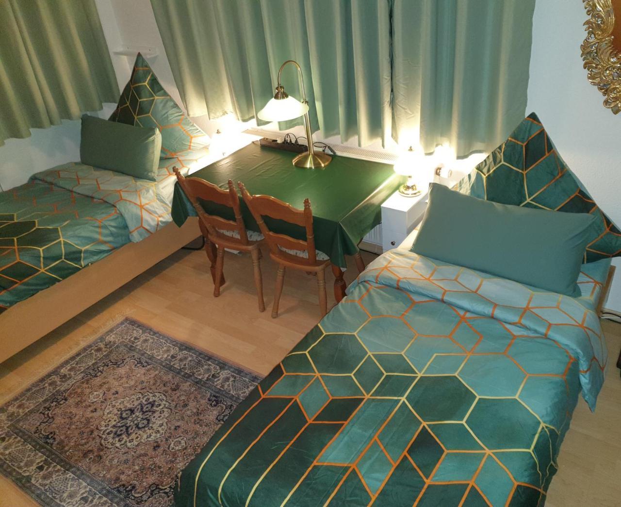 Zimmer Hohbuch mit Achalmblick — 4-Star Luxury Hotel in Reutlingen, Germany