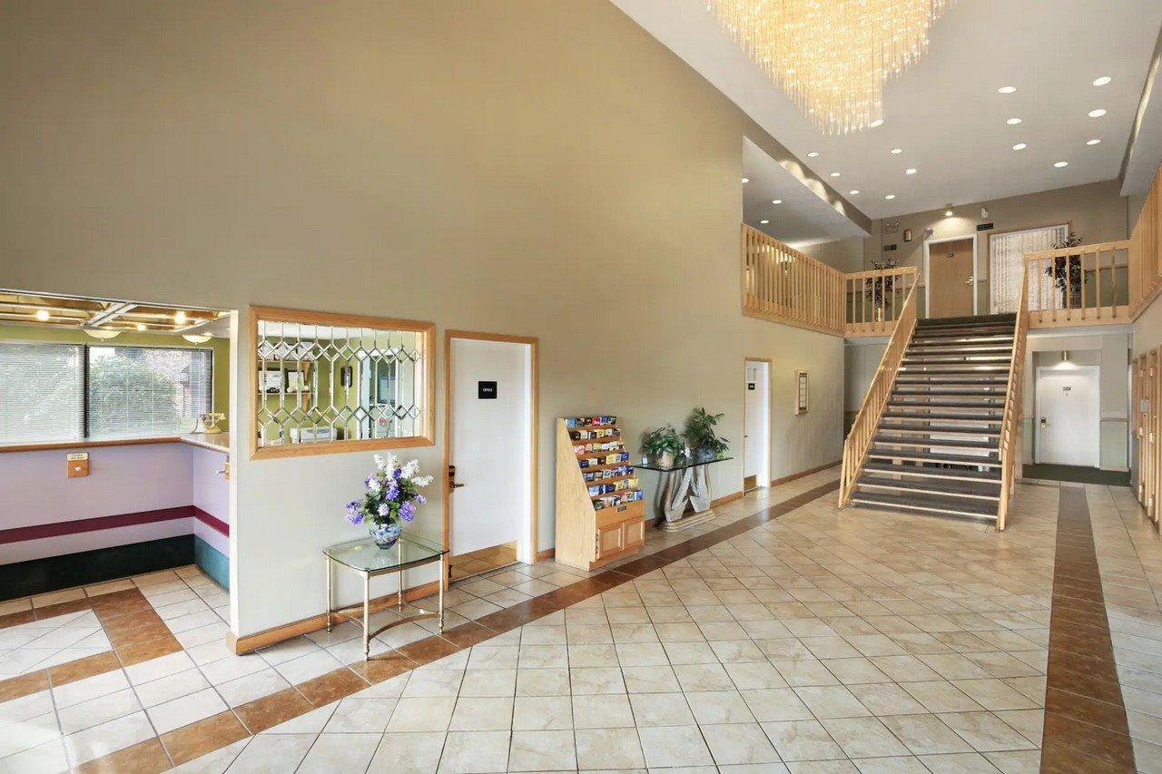 Super 8 by Wyndham Columbia City - photo 4