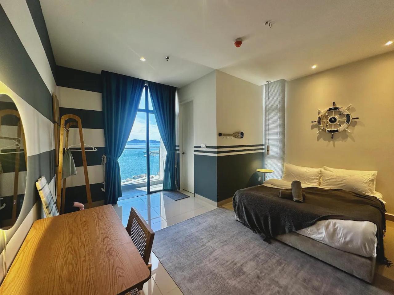 The Shore by D' Hannah Suite Seaview — 4-Star Luxury Hotel in Kota Kinabalu, Malaysia
