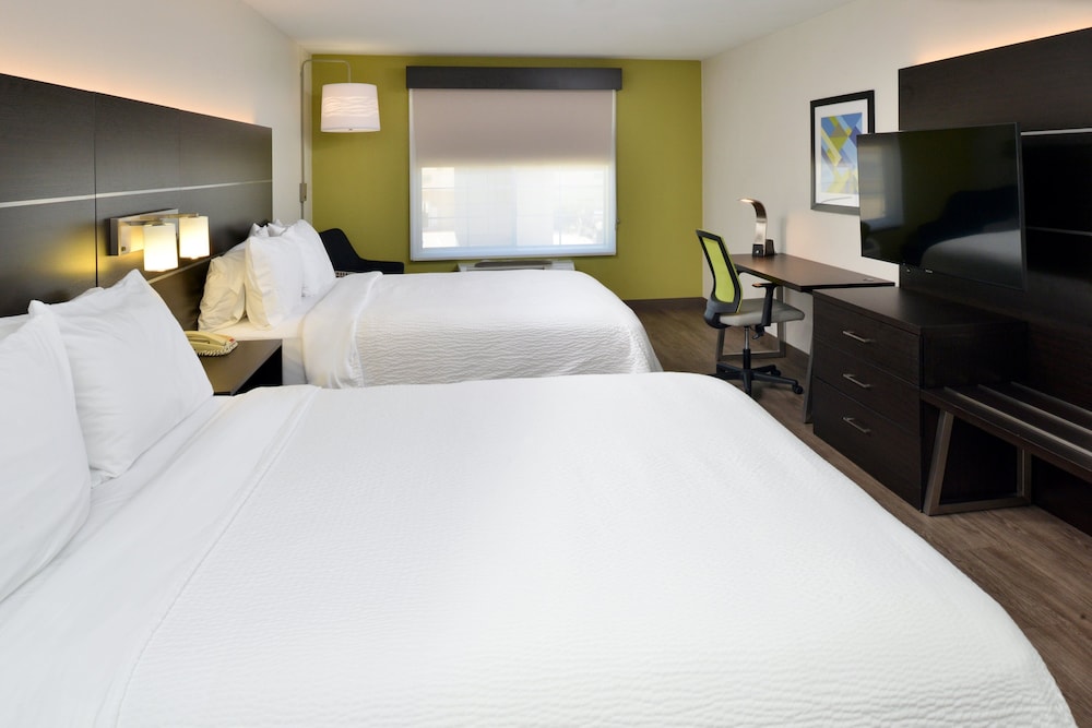 Holiday Inn Express & Suites Carthage by IHG - photo 21