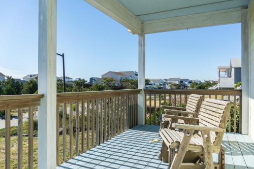 Two Buoys And A Gull by Oak Island Accommodations - photo 8