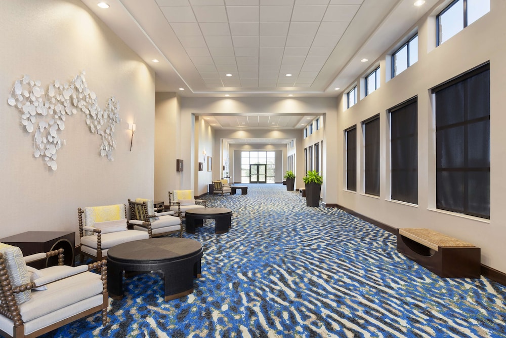 Embassy Suites by Hilton San Antonio Brooks Hotel & Spa - photo 33