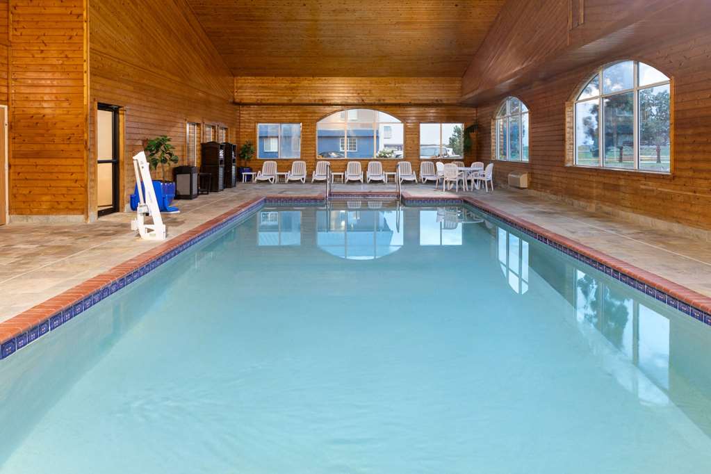 AmericInn by Wyndham Grinnell - photo 10