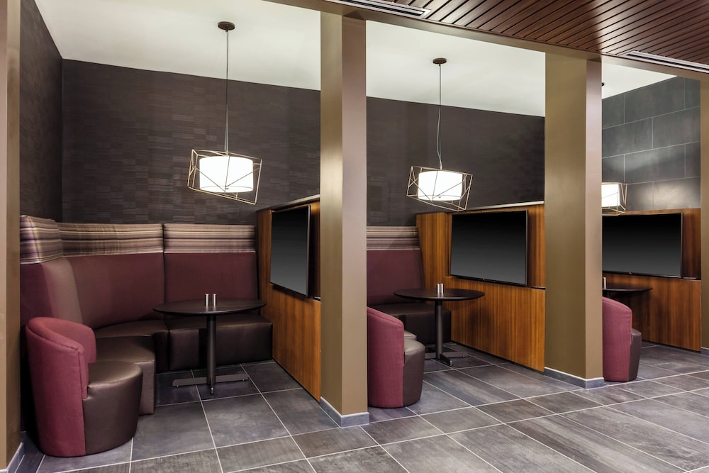 Courtyard by Marriott Indianapolis West Speedway - photo 10