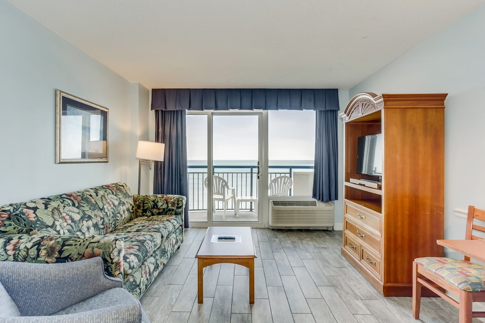 Boardwalk Resort by Hosteeva - photo 66