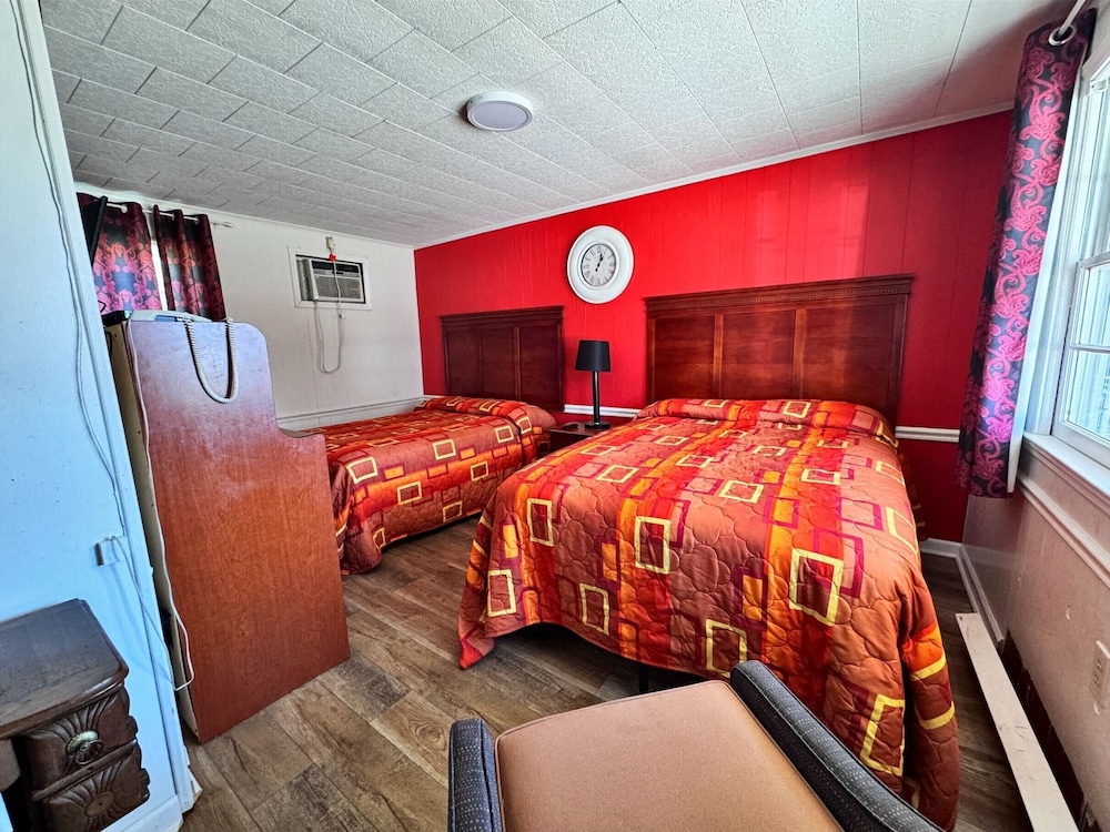 Chesterfield Hotel by OYO Hwy 9 - photo 22