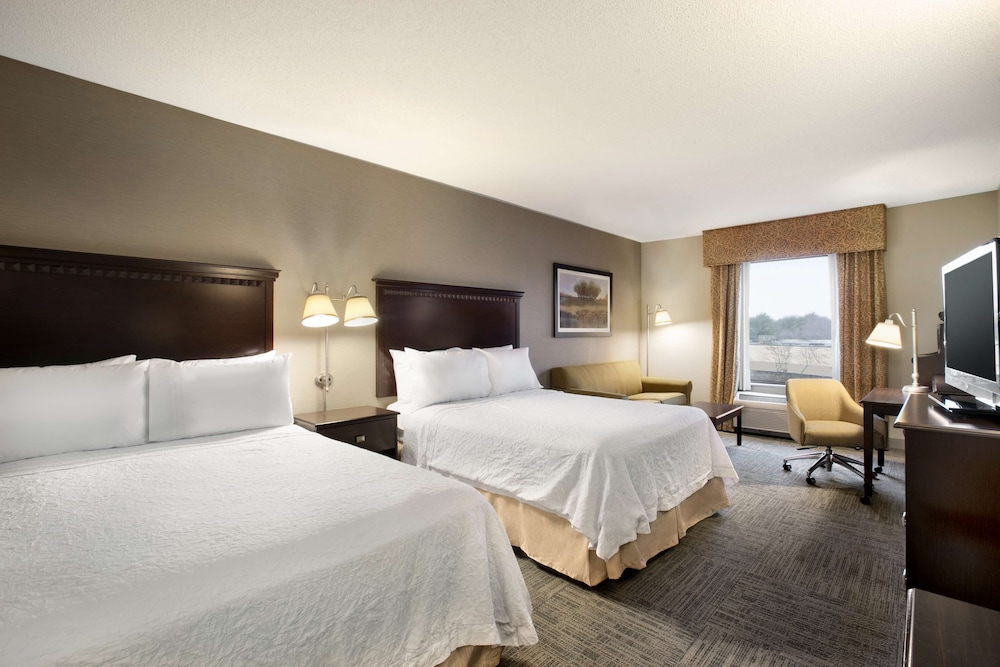Hampton Inn & Suites Mahwah - photo 6
