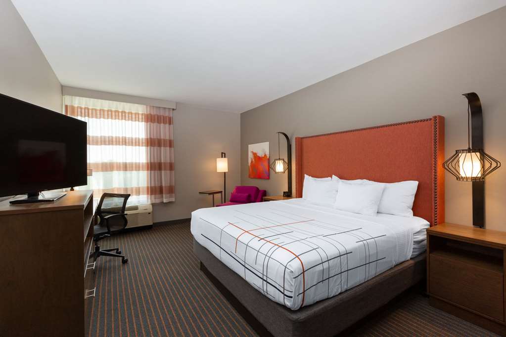 La Quinta by Wyndham Altoona Des Moines - photo 26