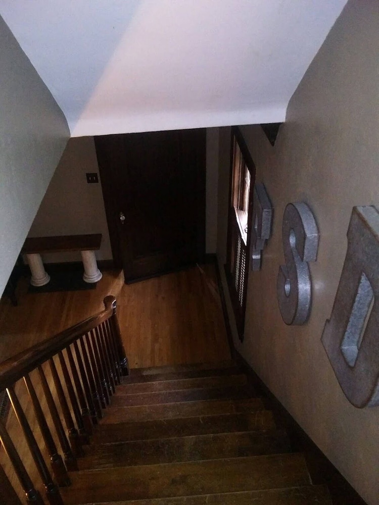 Historic Twin Tudors Inn - photo 55