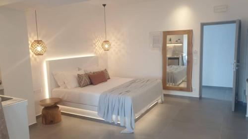 Nautica Suites Executive Suite with Jacuzzi — 4-Star Luxury Hotel in Antiparos, Greece