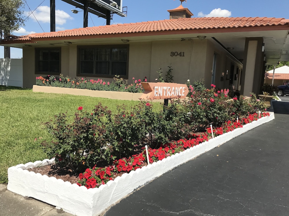 Silver Princess Motel - photo 34