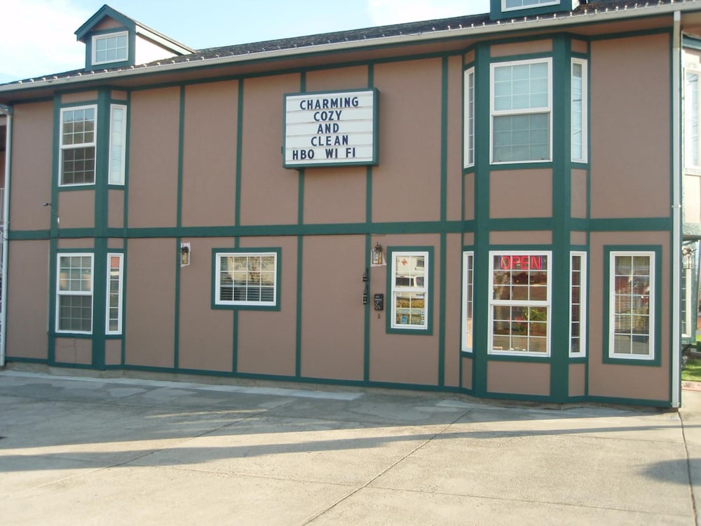 Sweet Breeze Inn - photo 24