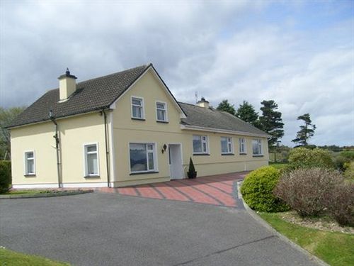 Kingdom View - carbon neutral hotel in Killorglin