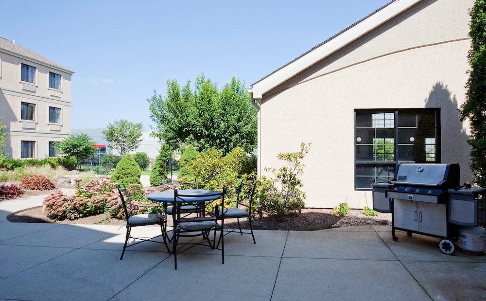 Staybridge Suites Madison East by IHG - photo 22