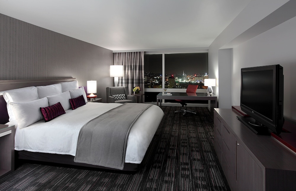 Loews Hollywood Hotel - photo 16
