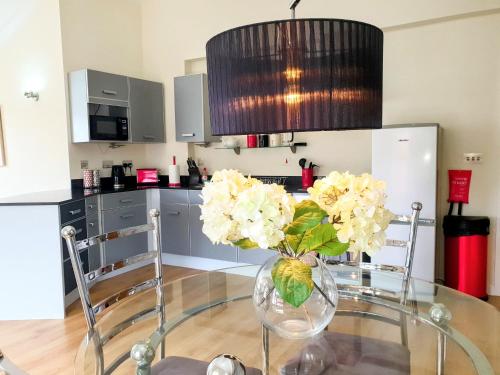 The Penthouse At Regent House Light And Airy Top Floor With Lift Access 1 Bedroom En Suite Luxury Apartment Ultra Central Location
